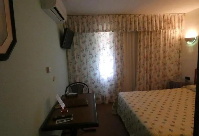 Economy Yhden Hengen Huone, Motel Caldas