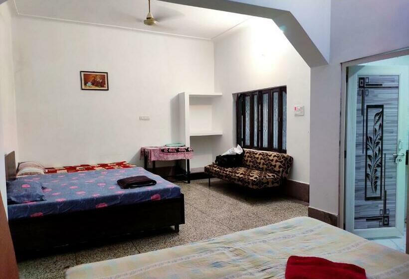Quarto Economy, Khushi Paying Guest House