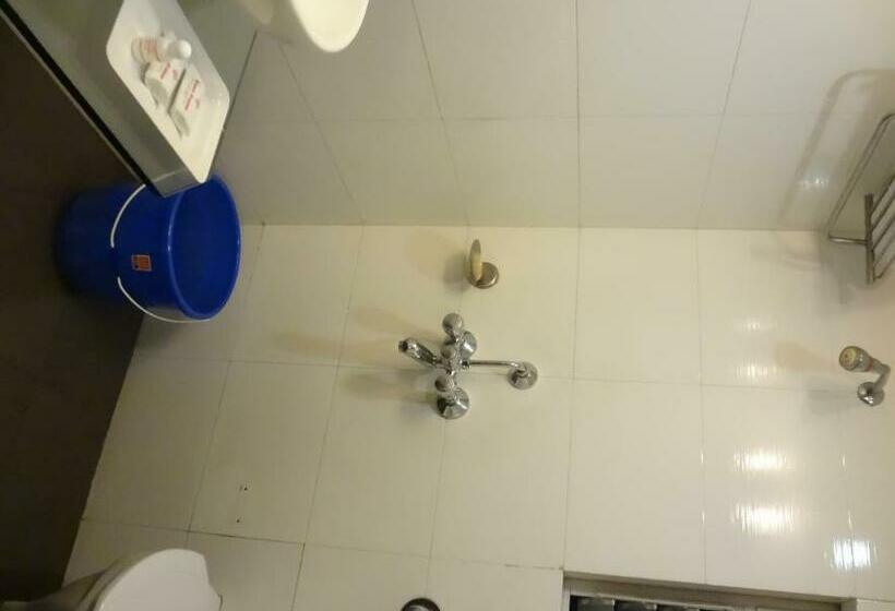 디럭스 룸, Rama Krishna