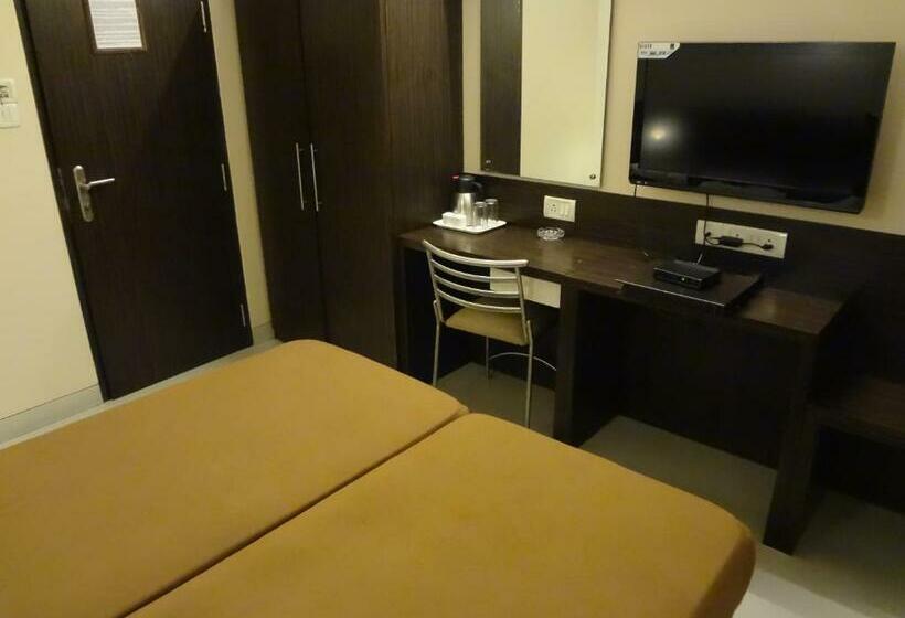 디럭스 룸, Rama Krishna