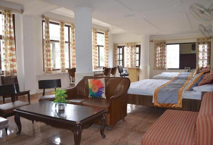 스탠다드 스튜디오 (전망), Centre Point Resorts And Club