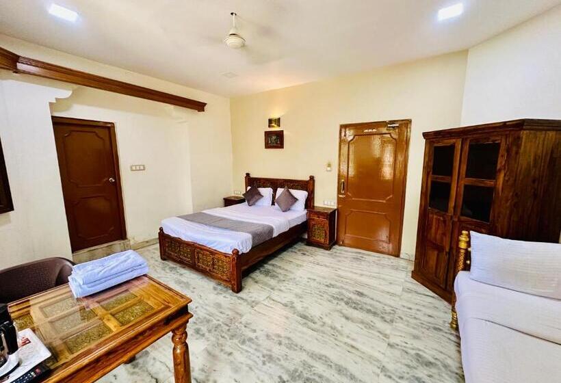 Sviitti, Empire Palace