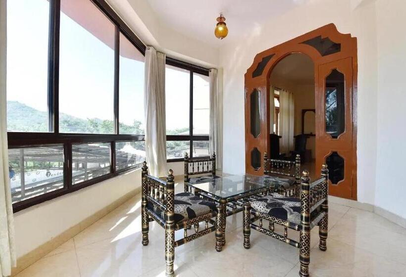 Sviitti Vuoristonäkymä, Empire Palace