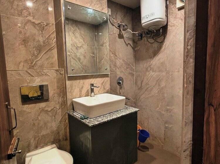 اتاق کلاسیک سه تخته, Green Valley