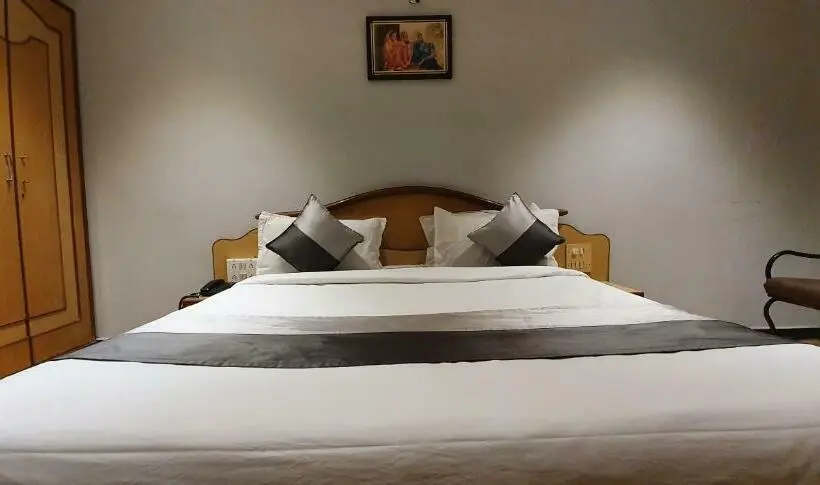 Chambre Standard, Jmc Group