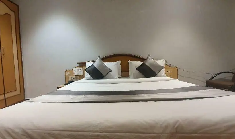 Chambre Standard, Jmc Group