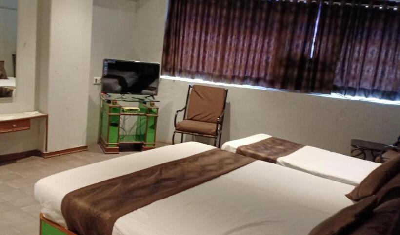 Quarto Familiar Deluxe, Jmc Group