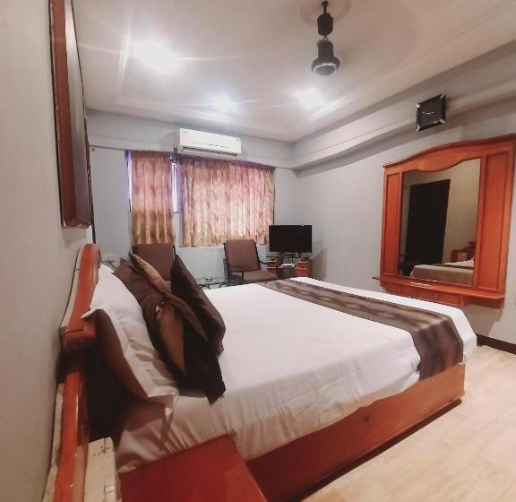 Quarto Familiar Deluxe, Jmc Group