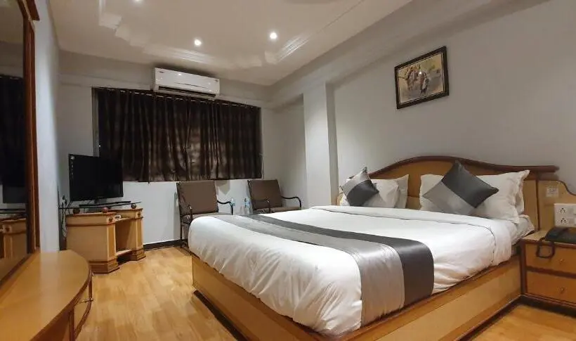 Chambre Supérieure, Jmc Group