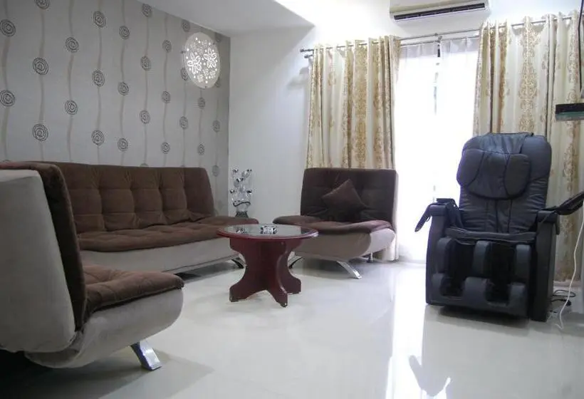Perhesviitti, Krishna Inn