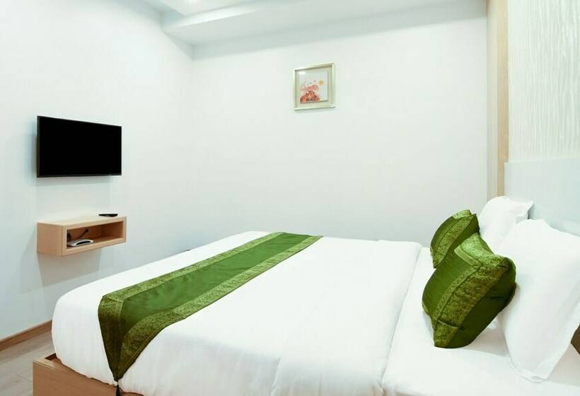 デラックスルーム, Treebo Vinayak Inn