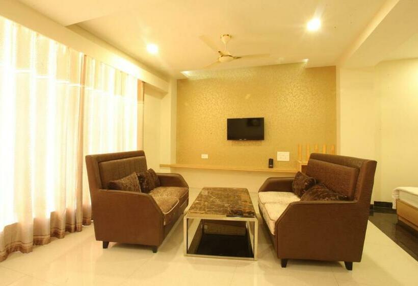 スイート（家族用）, Wingston A Treehouse Hotel Goverdhan