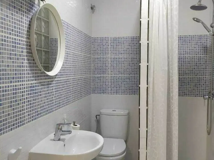 اتاق استاندارد با سرویس بهداشتی مشترک, Málaga Centro Hostel