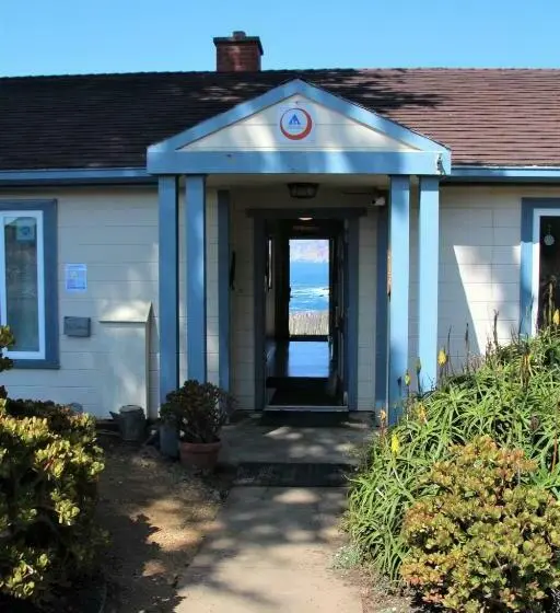 Talo 2 Makuuhuonetta, Hi Point Montara Lighthouse