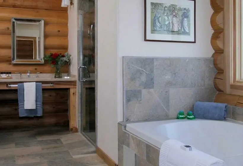 اتاق استاندارد برای معلولان, Courtwood Inn