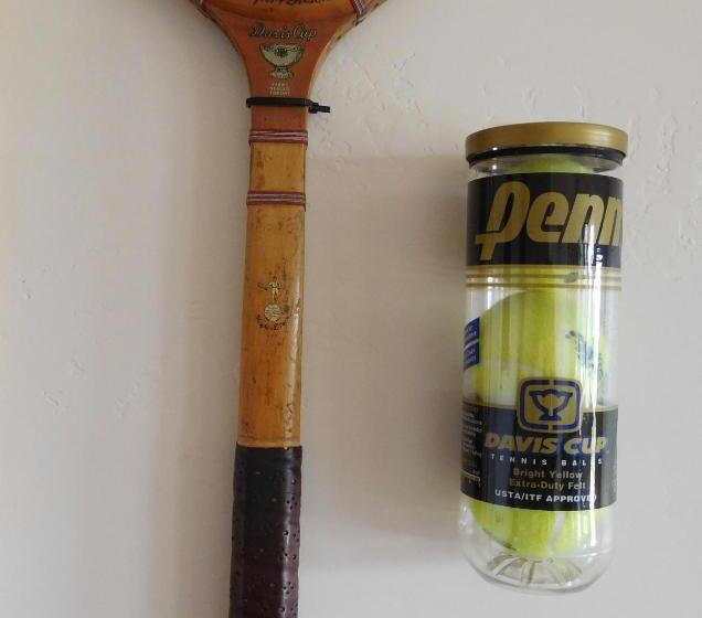 带大床的标准间, Courtwood Inn