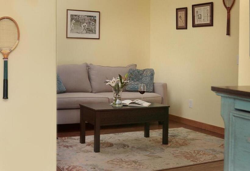 套房, Courtwood Inn