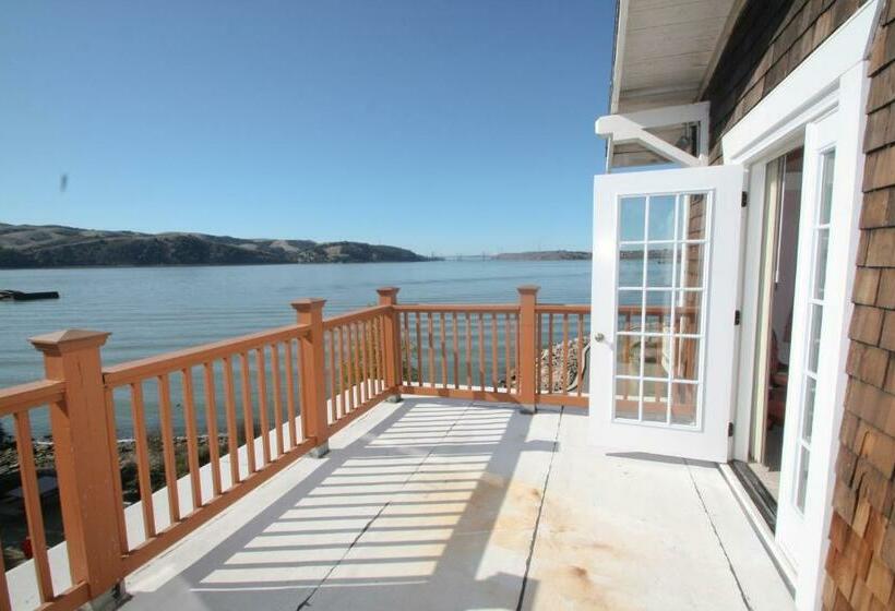 带海景的复工套房, Shorelight Inn