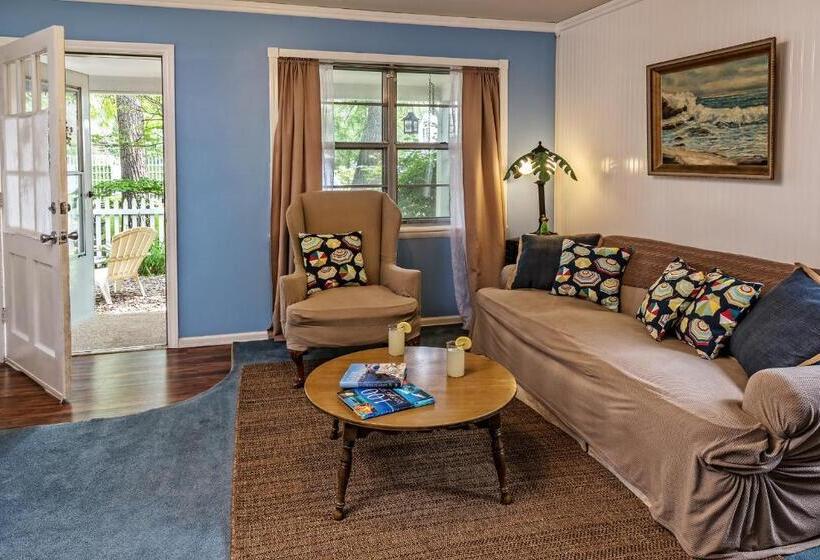 كابينة, Silver Heart Inn & Cottages