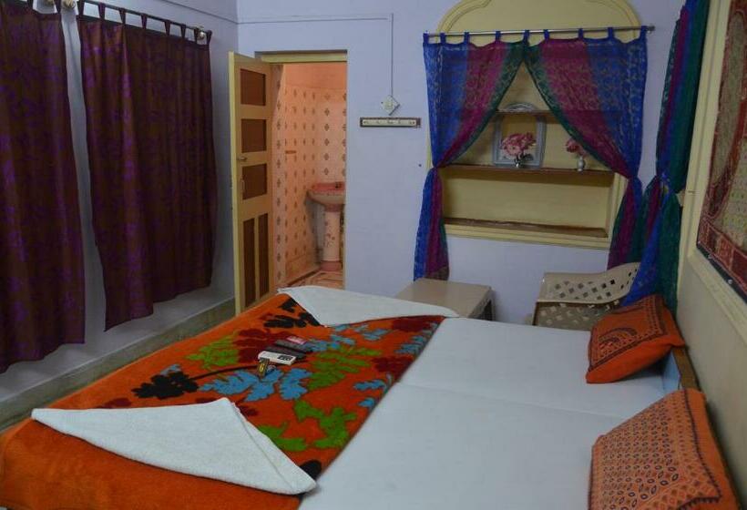 エアコンなしのスタンダードルーム, Renuka