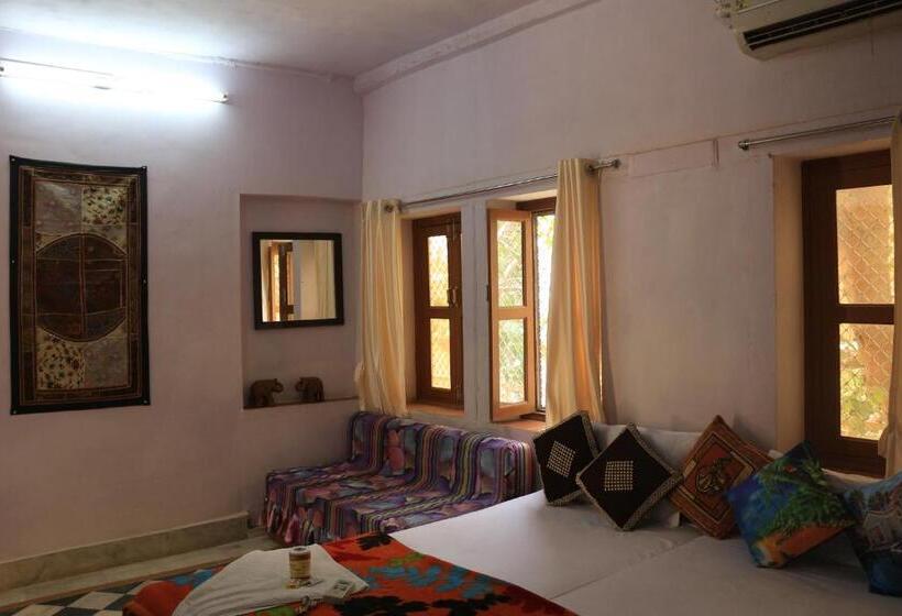 Quarto Deluxe, Renuka