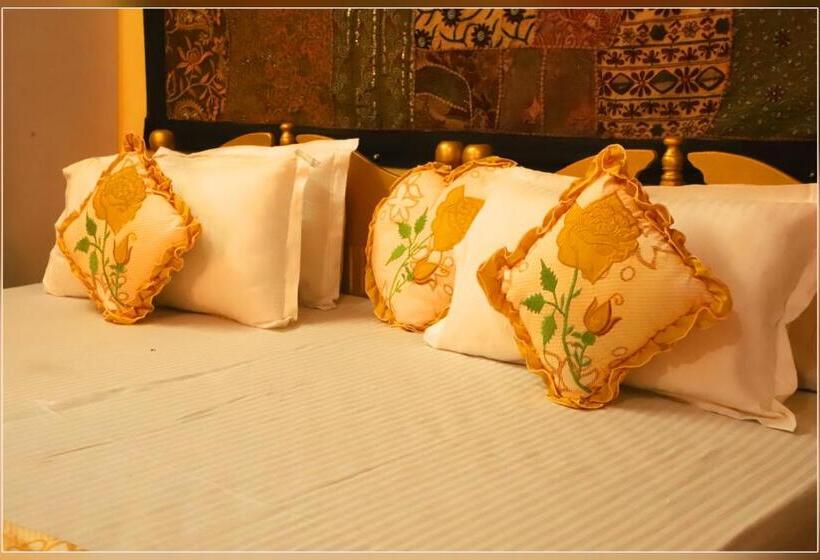 デラックスルーム, Renuka