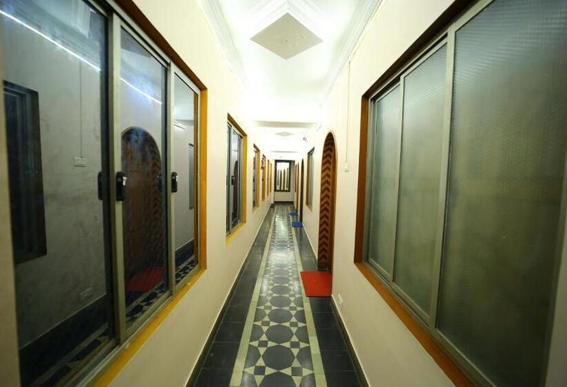 이그제큐티브 룸, Shri Swarna S Palace   A Business Class