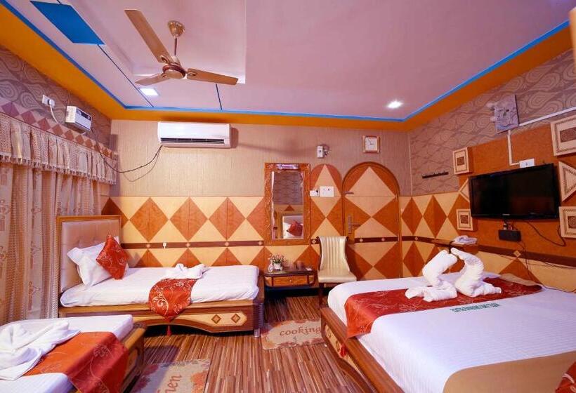 이그제큐티브 트리플, Shri Swarna S Palace   A Business Class