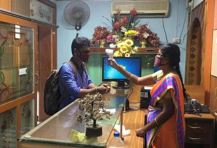 클래식 4인 룸, Shri Swarna S Palace   A Business Class