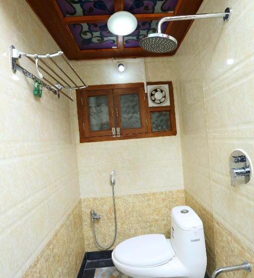 Четырехместный Номер Классик, Shri Swarna S Palace   A Business Class