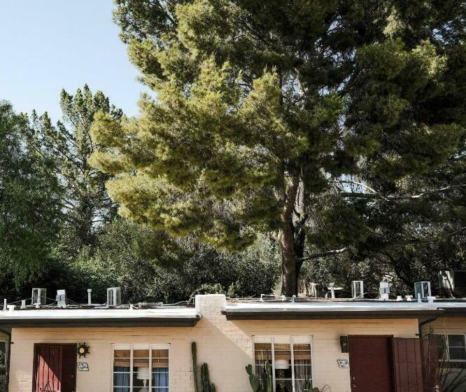 キングサイズベッドのデラックスルーム, The Downtown Clifton Hotel Tucson