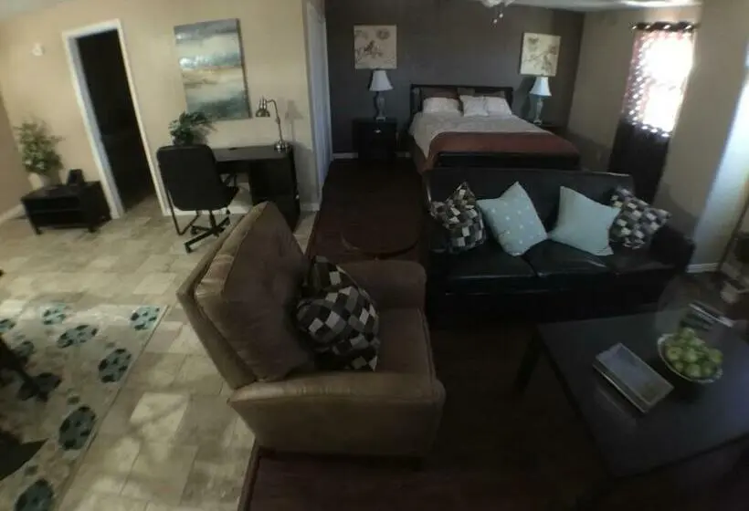 デラックススイート, Austin Motor Inn