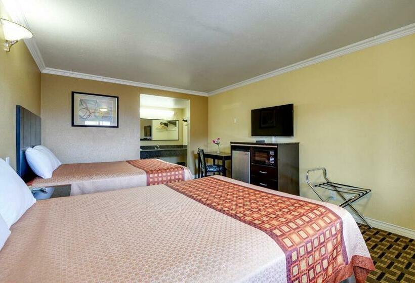 디럭스 룸, Hacienda Inn