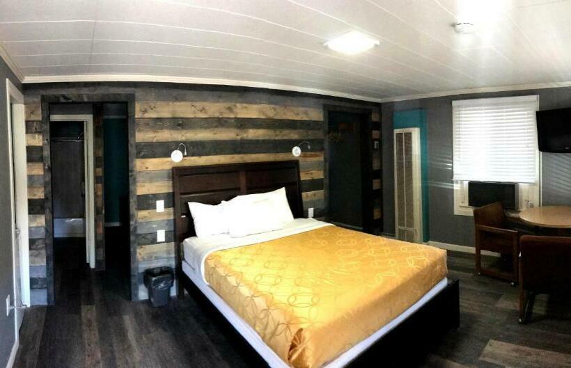 غرفة عائلية, La Petite Sedona