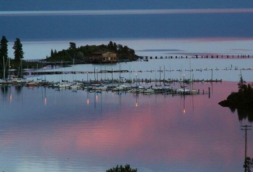 חדר סופריור לשלושה, Outlook Inn Bed And Breakfast