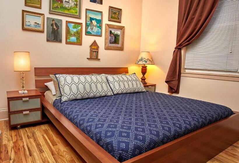 스탠다드 룸 킹사이즈 침대, Ray's Bucktown Bed And Breakfast