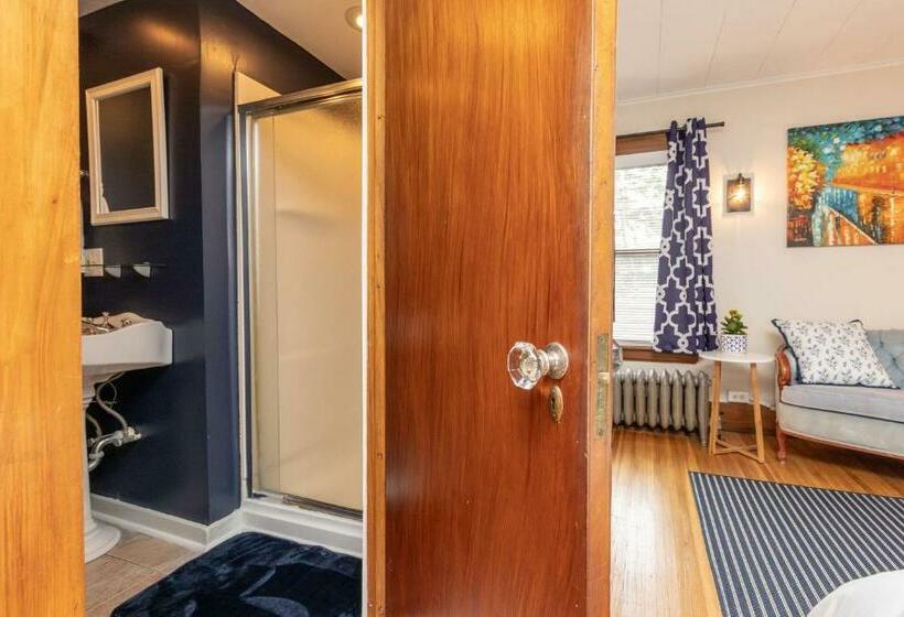 豪华套房, The Butler House Bed & Breakfast