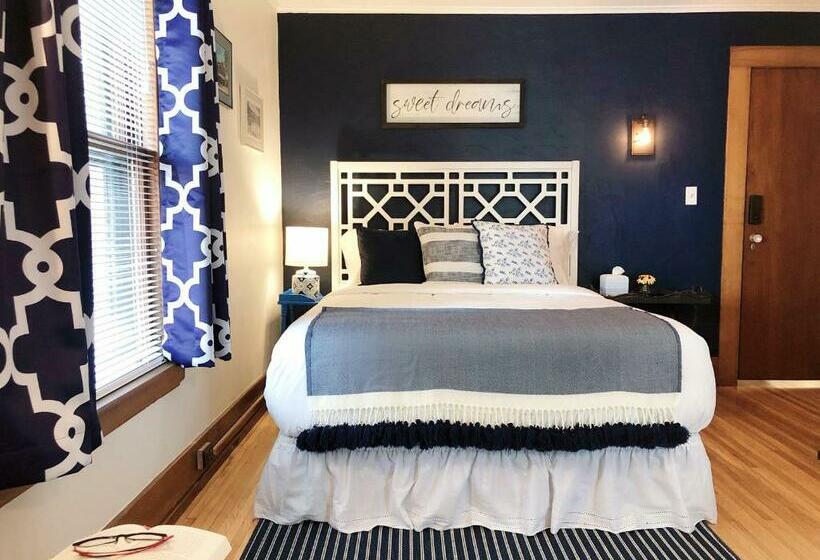 디럭스 스위트, The Butler House Bed & Breakfast