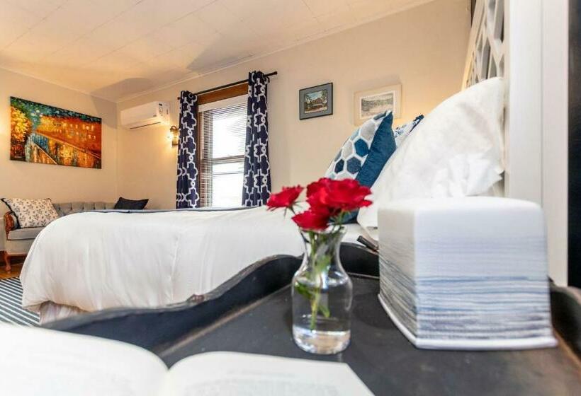 豪华套房, The Butler House Bed & Breakfast