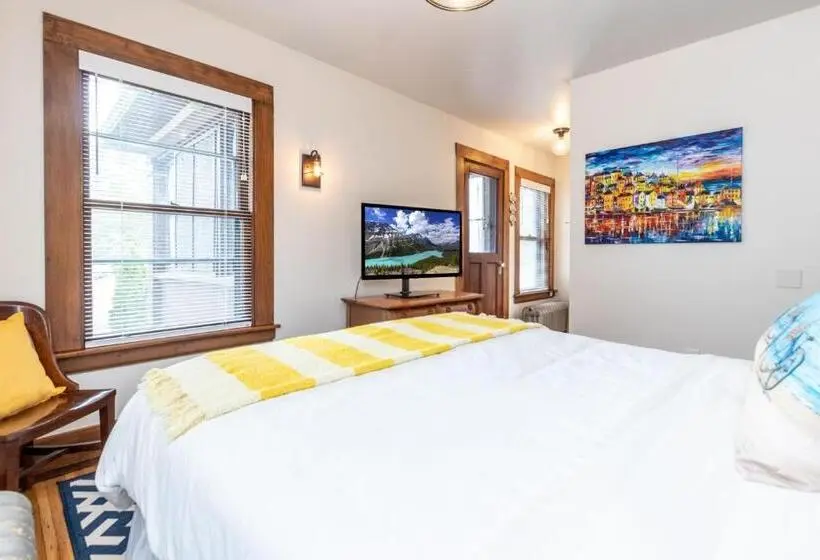 デラックススイート, The Butler House Bed & Breakfast
