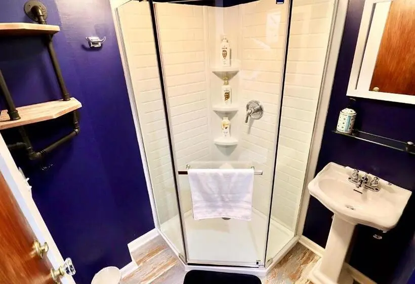 キングサイズベッドのデラックススイート, The Butler House Bed & Breakfast