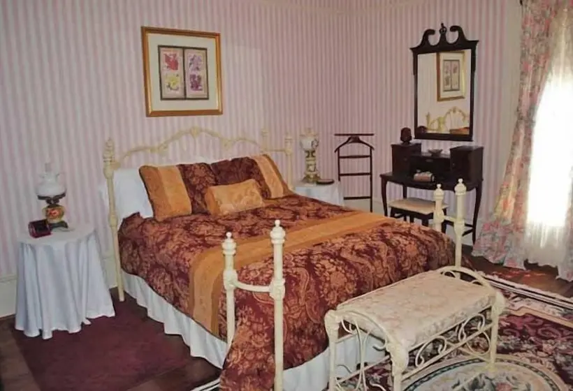 ダブルベッドのクラシックルーム, Angel Rose Bed & Breakfast