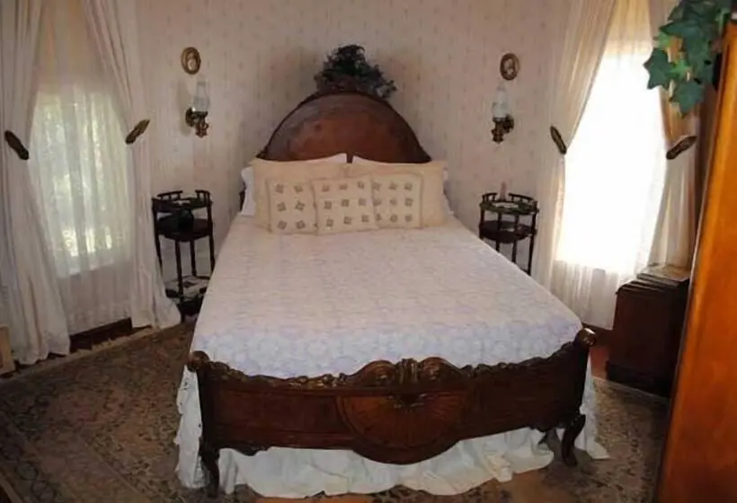 ダブルベッドのクラシックルーム, Angel Rose Bed & Breakfast