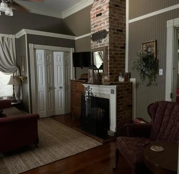 استودیوی لوکس, The Guest Room