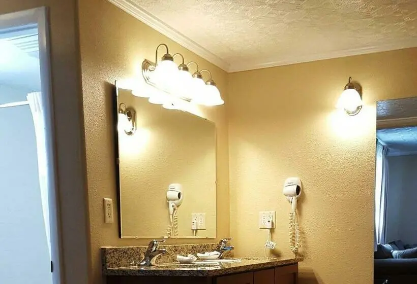 Mini Suite, Bristlecone Motel