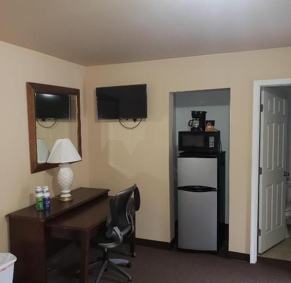 غرفه قياسيه سريرين مزدوجين, Clarysville Motel