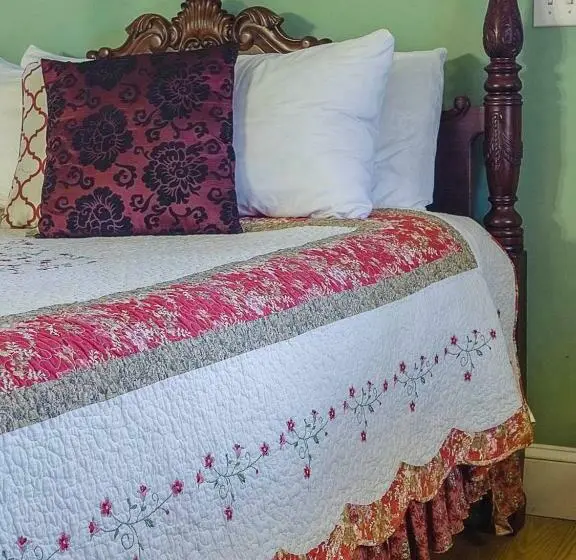 クイーンベッドのスーペリアルーム, George Brooks House B&b