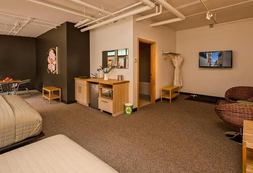 Standard-studio, Island Inn At 123 West