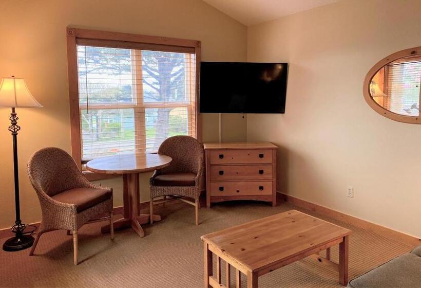 جناح, Lighthouse Inn