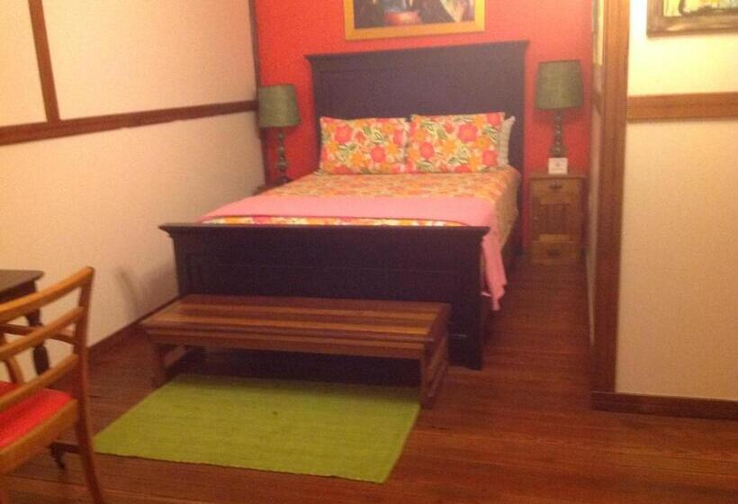 スタンダードルーム, The Main Street